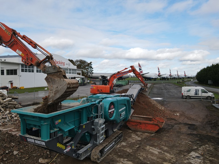 Premiertrak 330, UK (4)