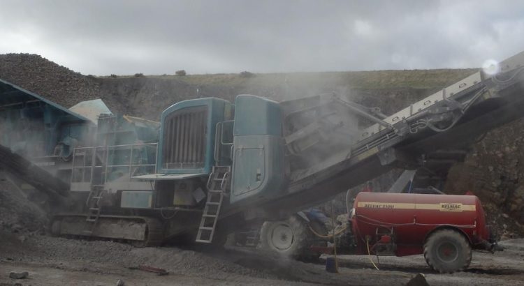 Trakpactor 550 crushing blasted limestone