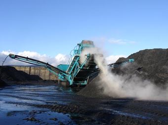 Powerscreen Chieftain 2100 screening coal